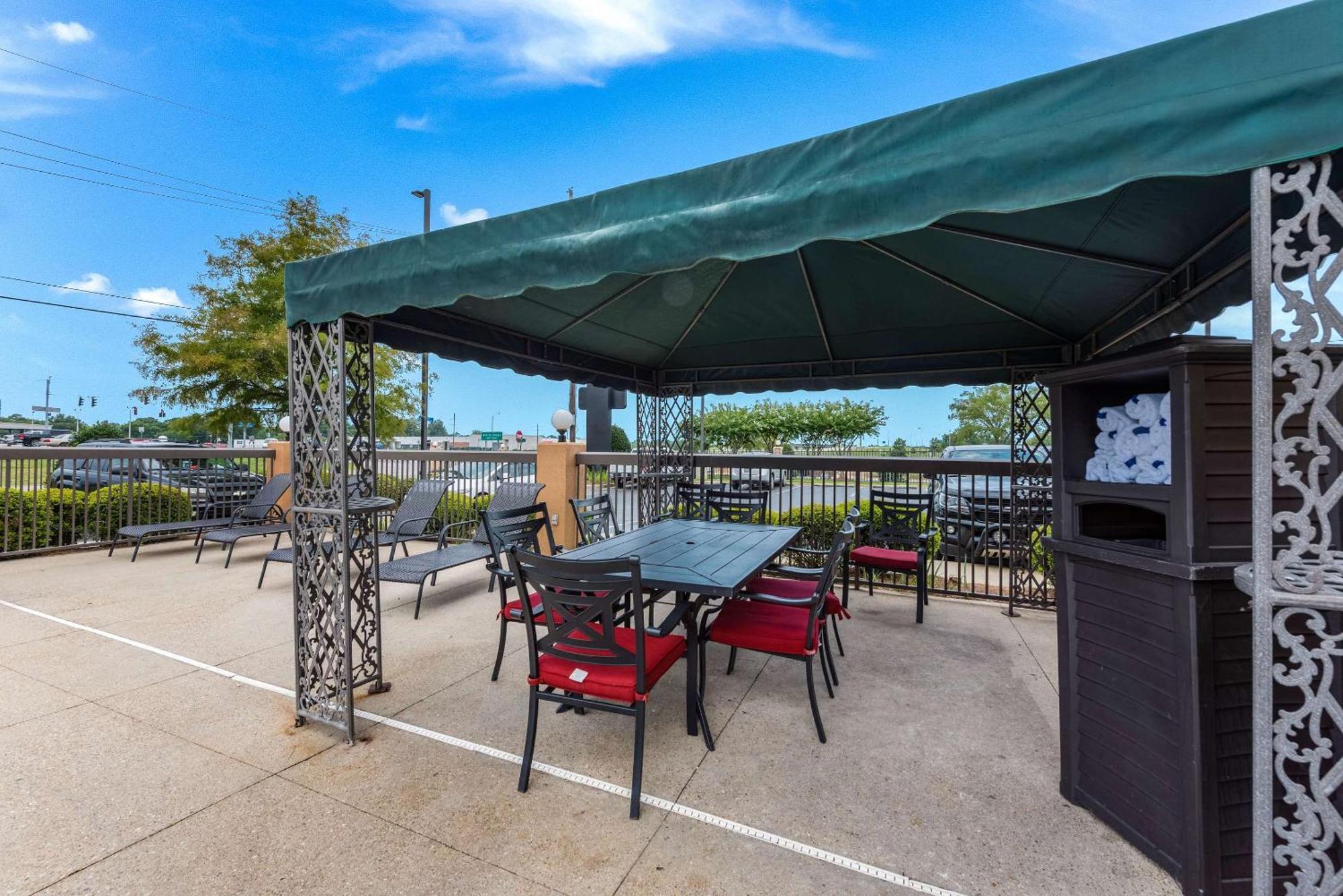 Comfort Suites Monroe Exterior photo