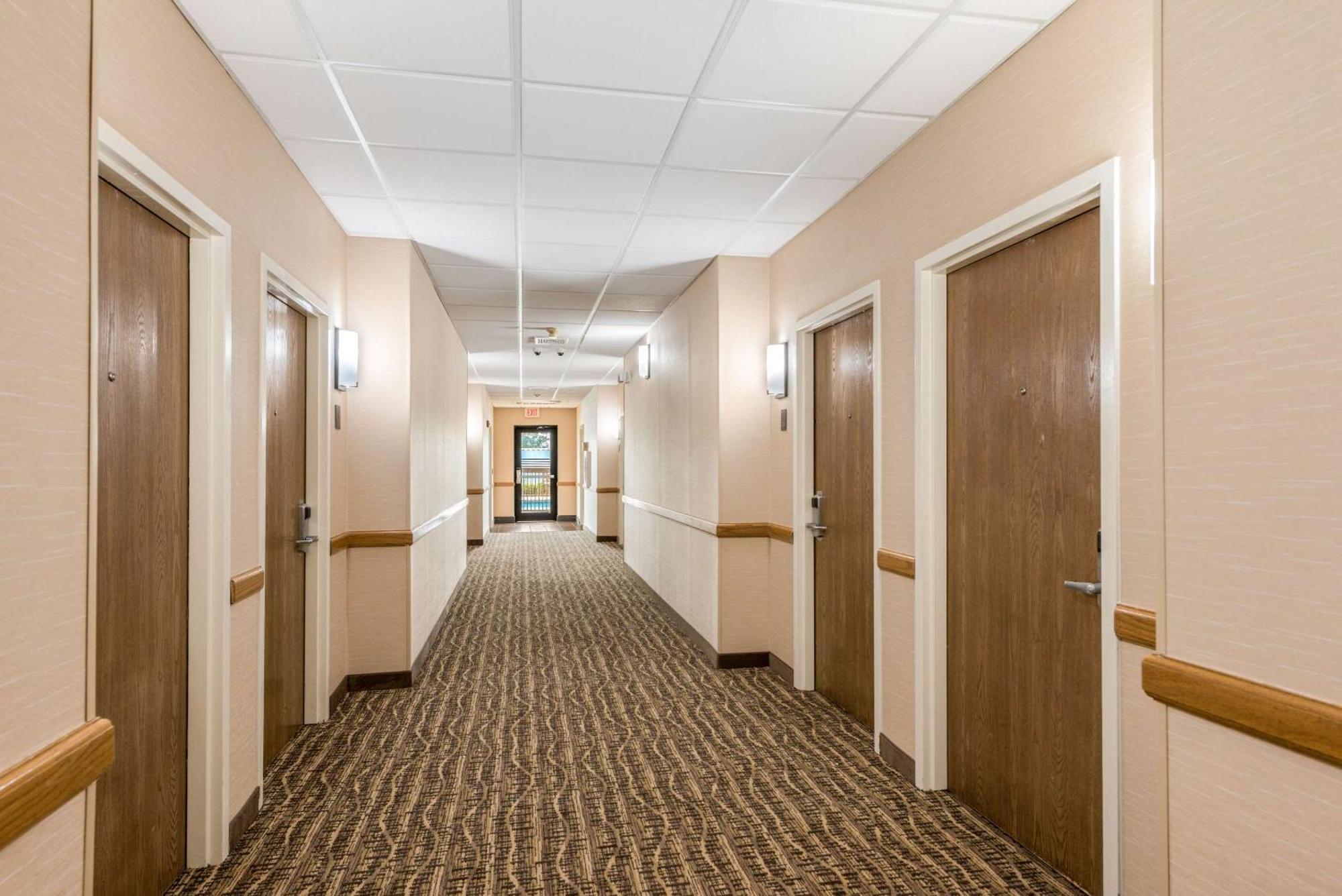 Comfort Suites Monroe Exterior photo