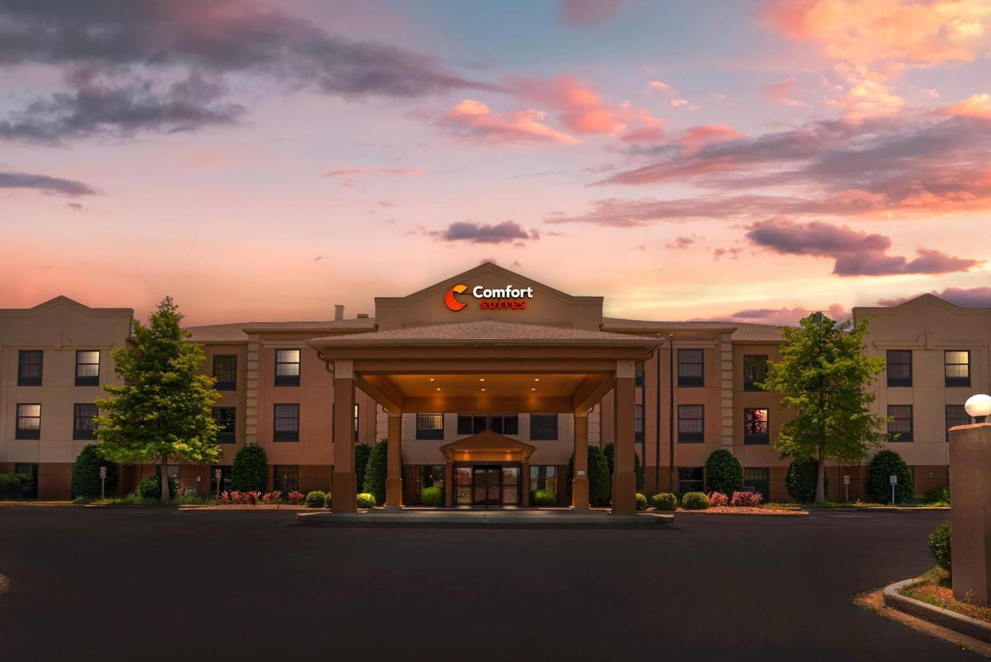 Comfort Suites Monroe Exterior photo